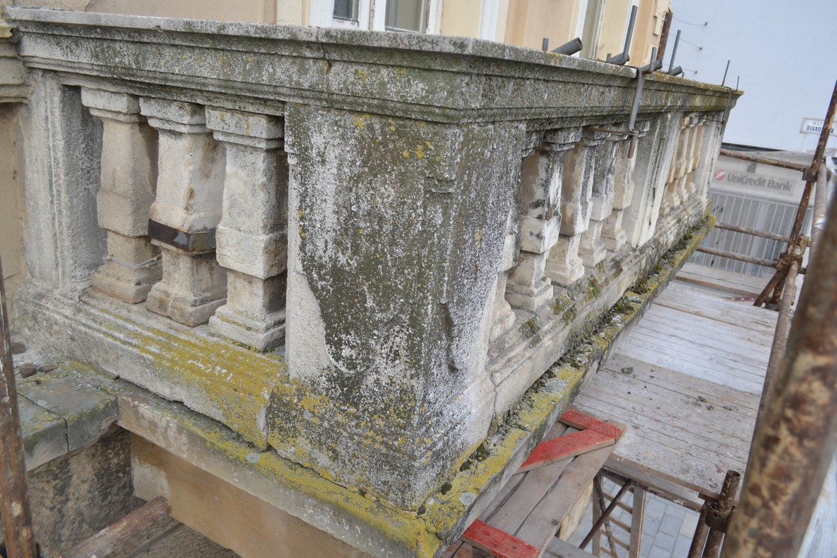 kliknut�m sa obr�zok zavrie