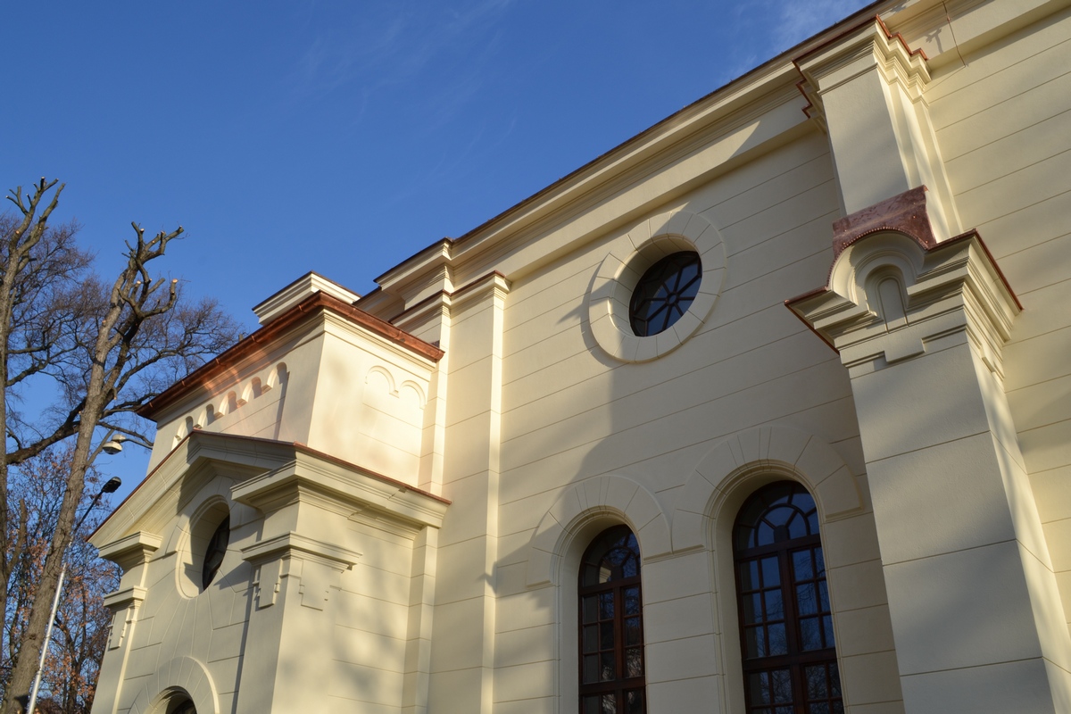 kliknut�m sa obr�zok zavrie