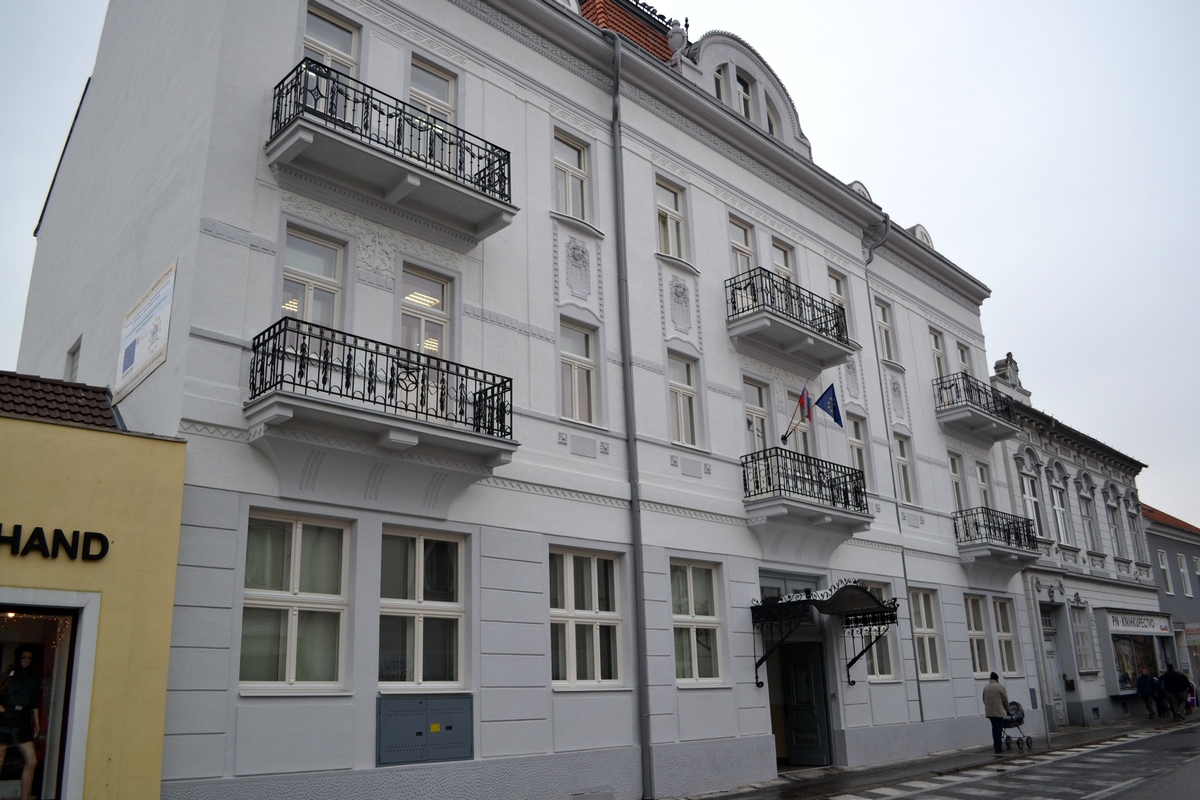 kliknut�m sa obr�zok zavrie