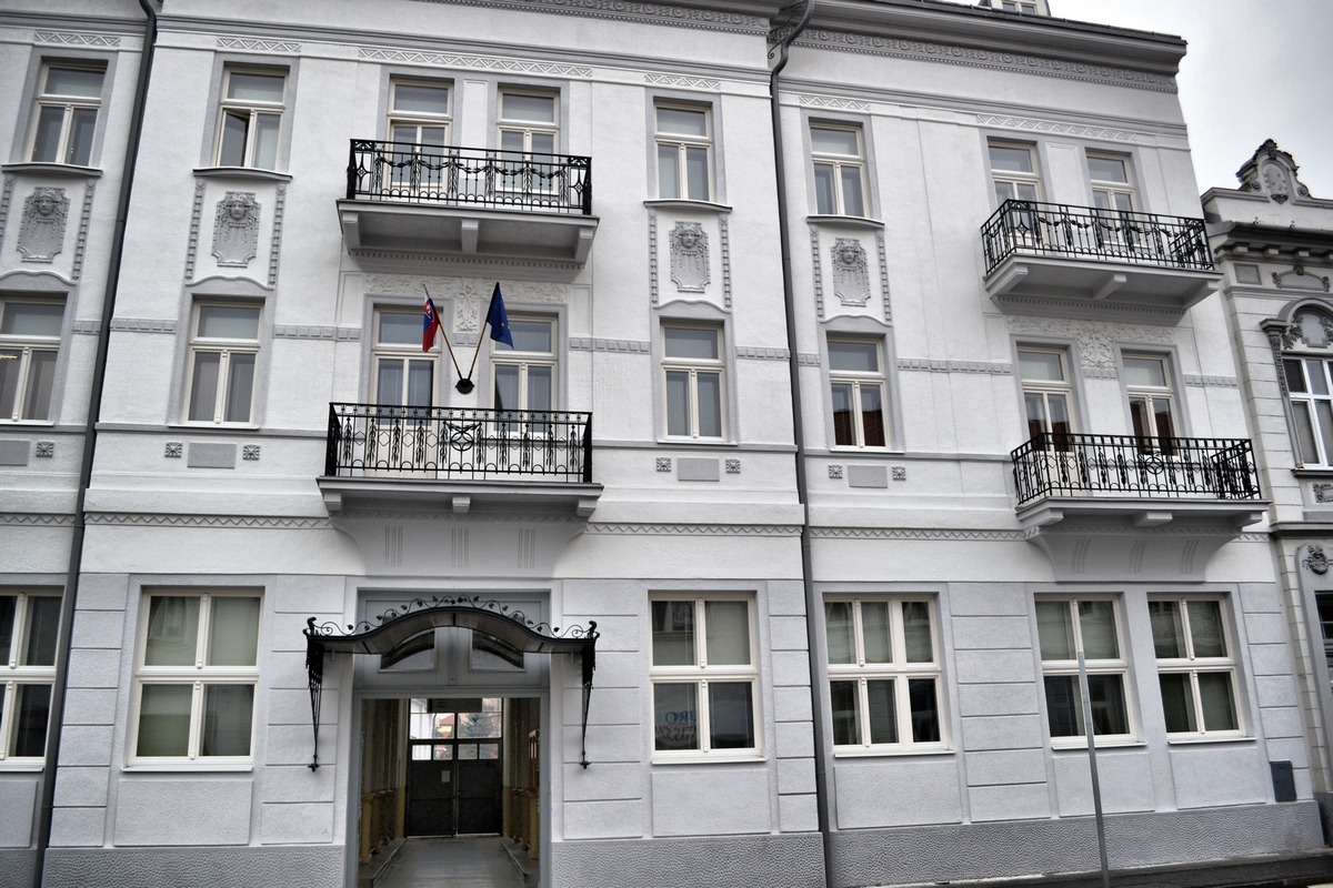 kliknut�m sa obr�zok zavrie