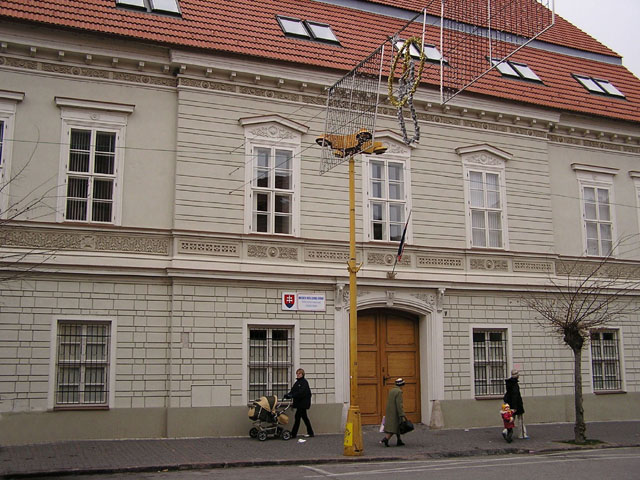 kliknut�m sa obr�zok zavrie